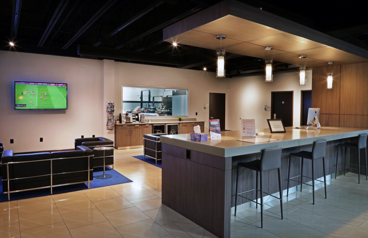 Total Auto Works customer lounge and front desk